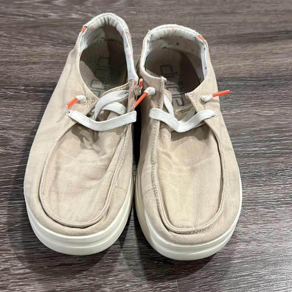 Womens Tan Hey Dudes
